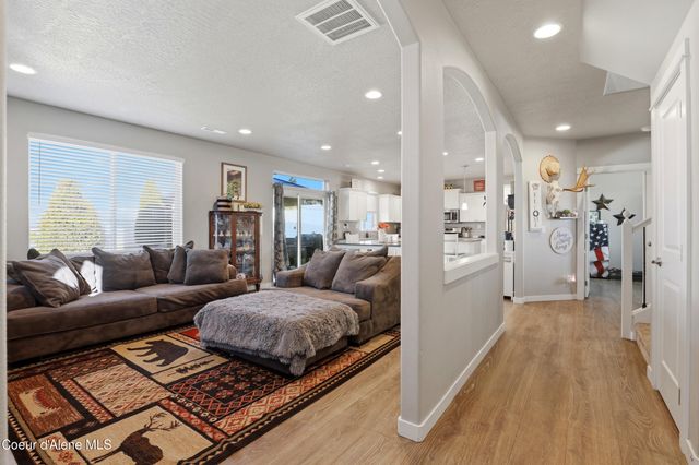 6456 W Irish Cir, Rathdrum, ID 83858