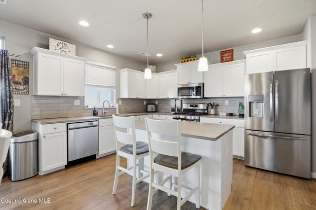 6456 W Irish Cir, Rathdrum, ID 83858