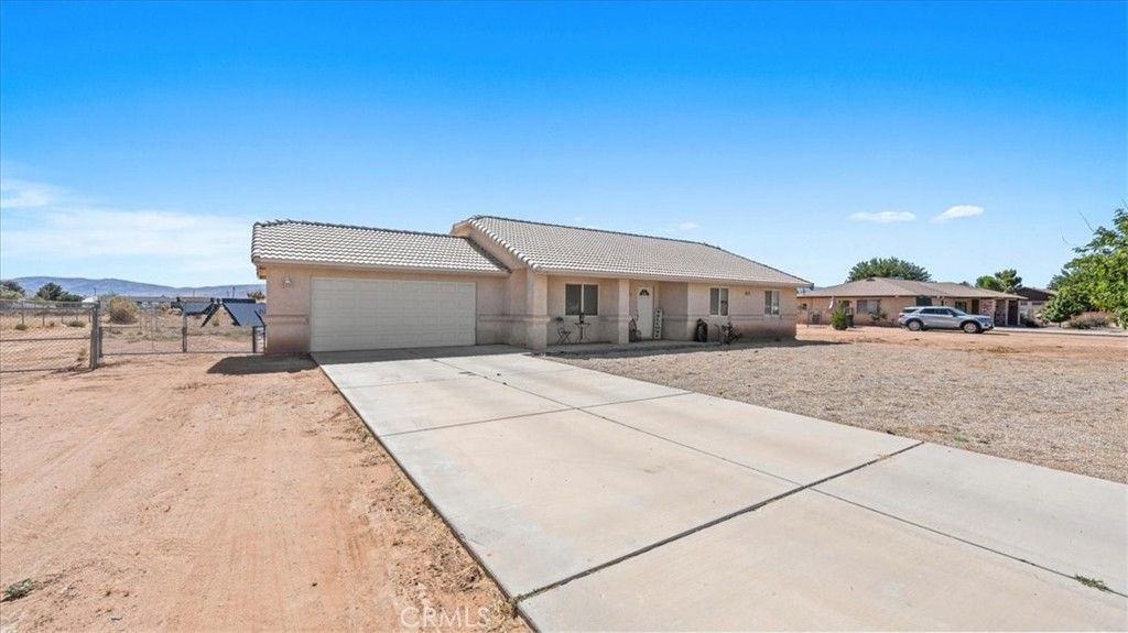Image 2 of property listing at 15535 Erie Road, Apple Valley, CA 92307