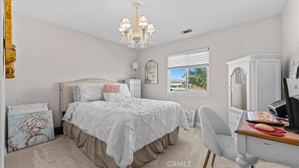 Image 20 of property listing at 15535 Erie Road, Apple Valley, CA 92307