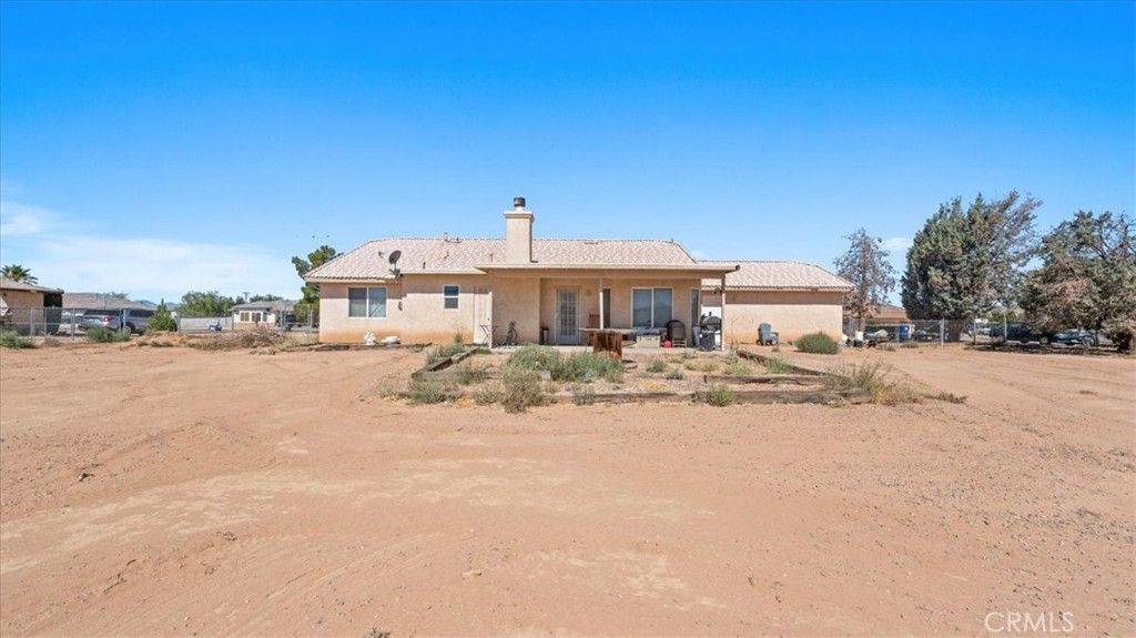 Image 27 of property listing at 15535 Erie Road, Apple Valley, CA 92307