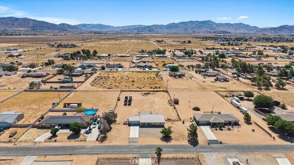 Image 28 of property listing at 15535 Erie Road, Apple Valley, CA 92307