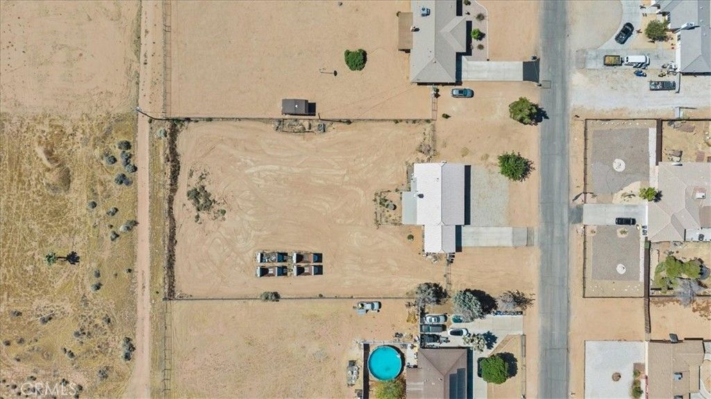 Image 32 of property listing at 15535 Erie Road, Apple Valley, CA 92307