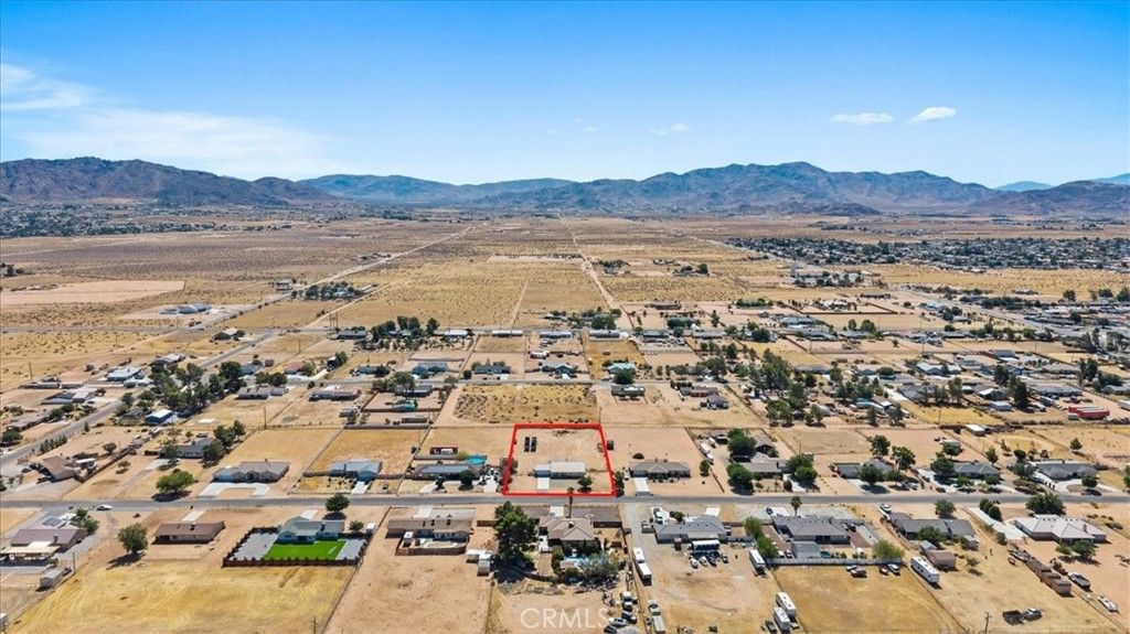 Image 33 of property listing at 15535 Erie Road, Apple Valley, CA 92307