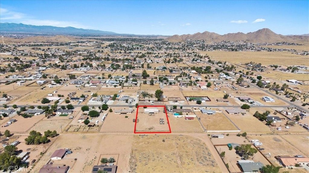 Image 34 of property listing at 15535 Erie Road, Apple Valley, CA 92307