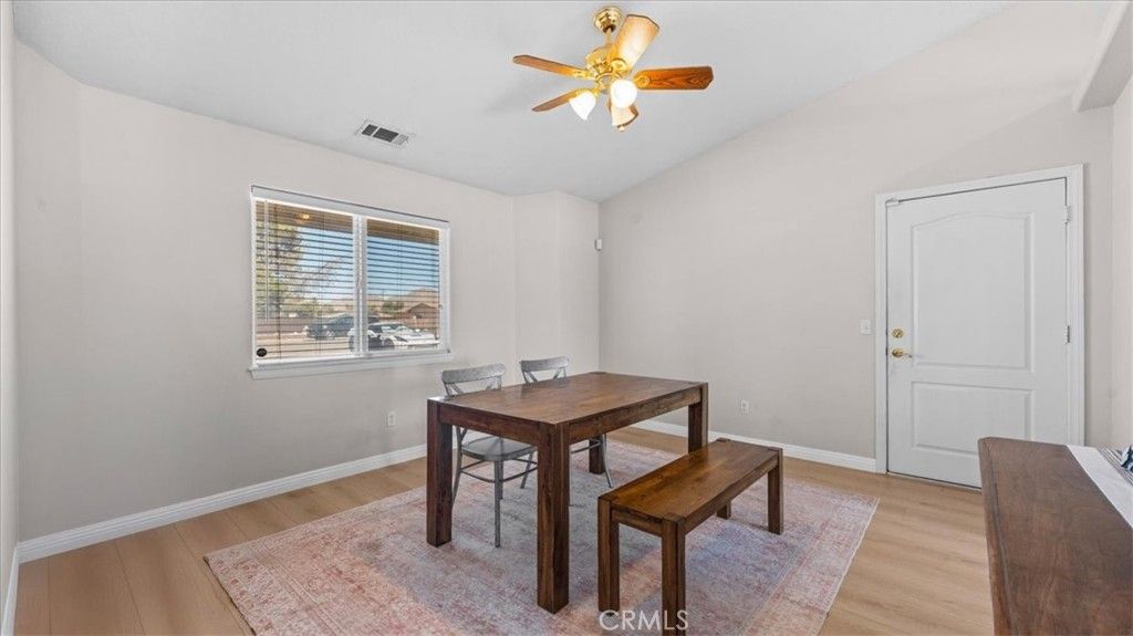 Image 7 of property listing at 15535 Erie Road, Apple Valley, CA 92307