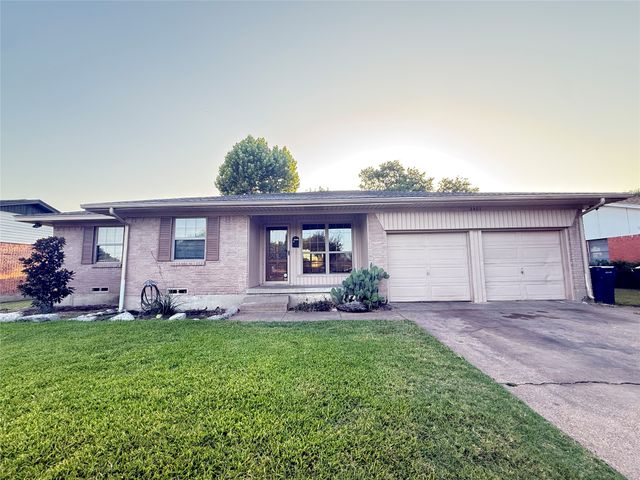 2401 Patricia Lane, Garland, TX 75041