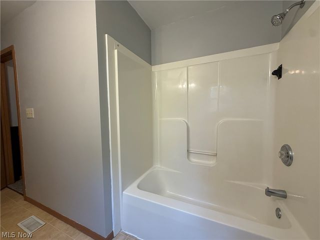 1305 Superior Avenue, Akron, OH 44307