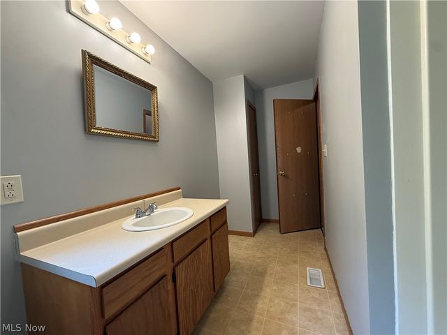 1305 Superior Avenue, Akron, OH 44307