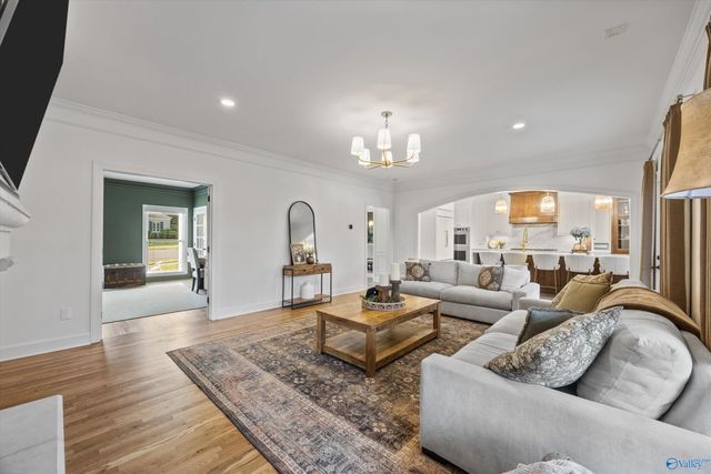 302 Devon Circle SE, Huntsville, AL 35802