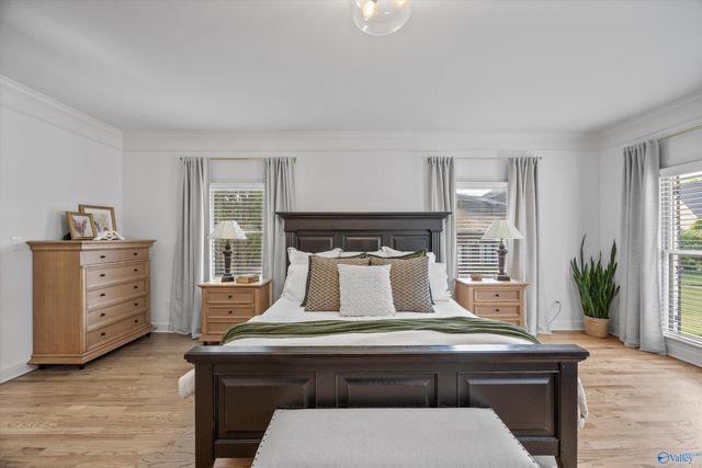 302 Devon Circle SE, Huntsville, AL 35802