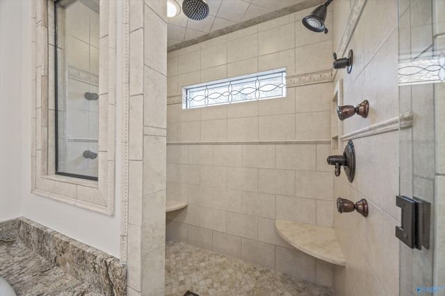 302 Devon Circle SE, Huntsville, AL 35802