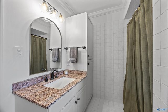 302 Devon Circle SE, Huntsville, AL 35802