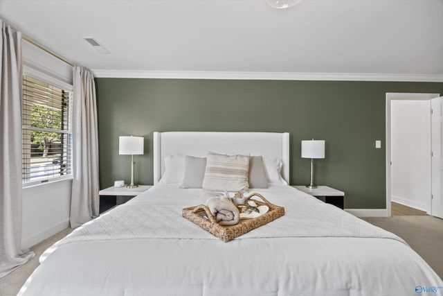 302 Devon Circle SE, Huntsville, AL 35802