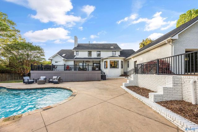 302 Devon Circle SE, Huntsville, AL 35802