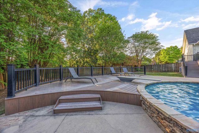 302 Devon Circle SE, Huntsville, AL 35802