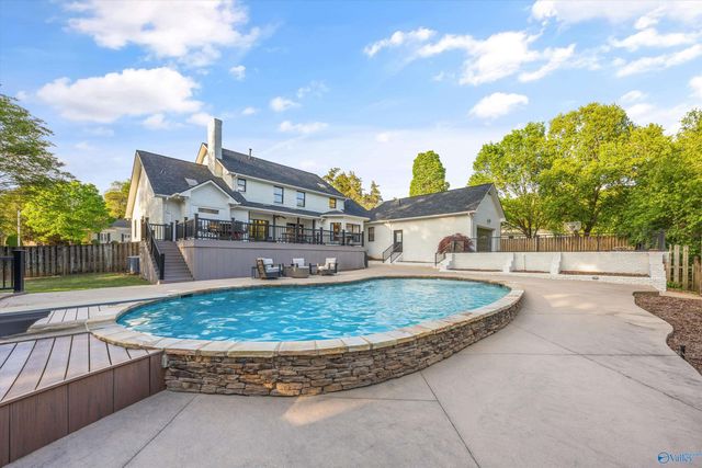 302 Devon Circle SE, Huntsville, AL 35802