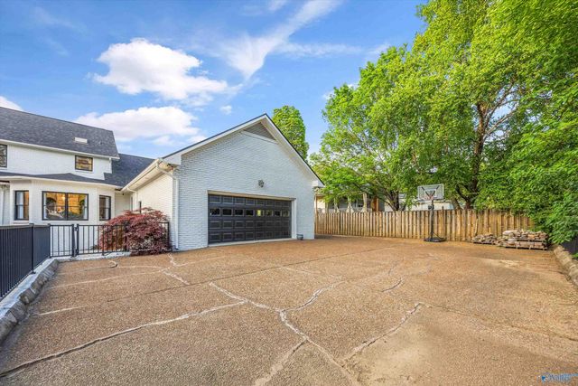 302 Devon Circle SE, Huntsville, AL 35802