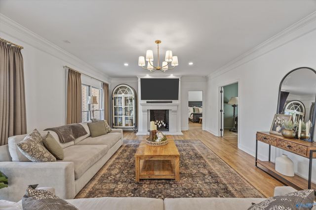 302 Devon Circle SE, Huntsville, AL 35802