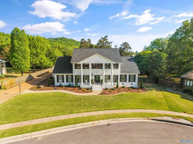 302 Devon Circle SE, Huntsville, AL 35802