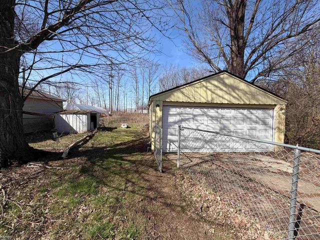 1387 Webber Avenue, Burton, MI 48529