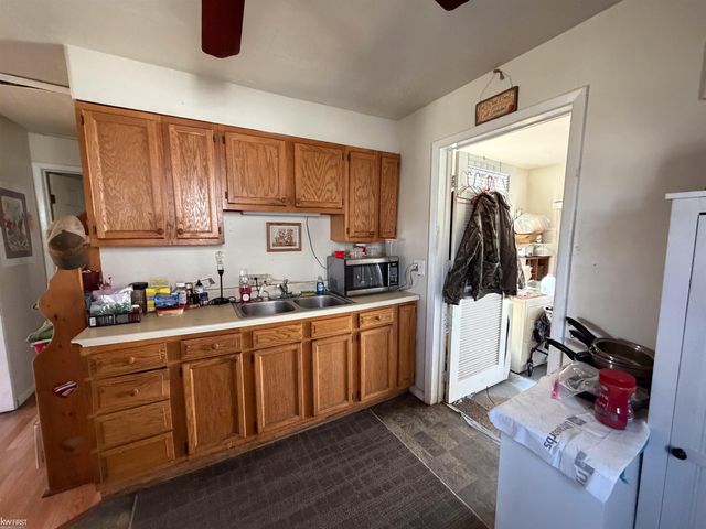 1387 Webber Avenue, Burton, MI 48529