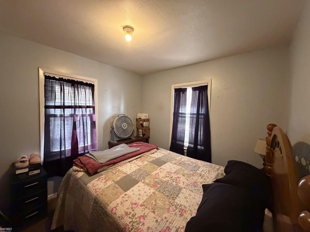 1387 Webber Avenue, Burton, MI 48529