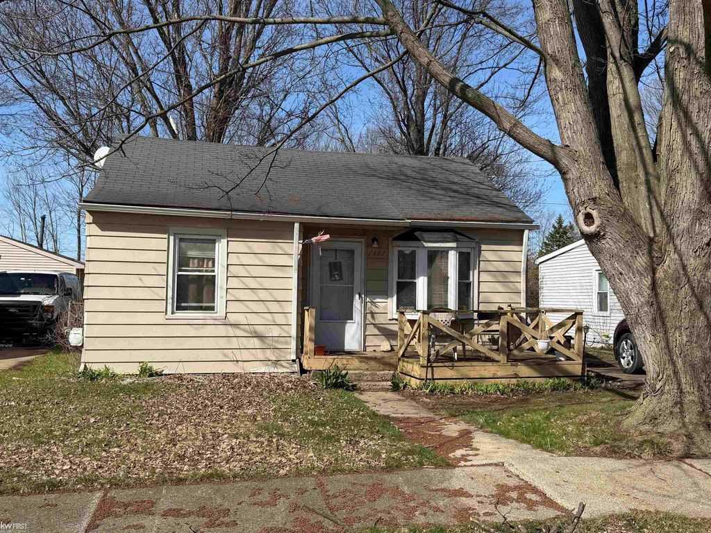 1387 Webber Avenue, Burton, MI 48529