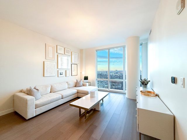 188 Brookline Ave 24I, Boston, MA 02215