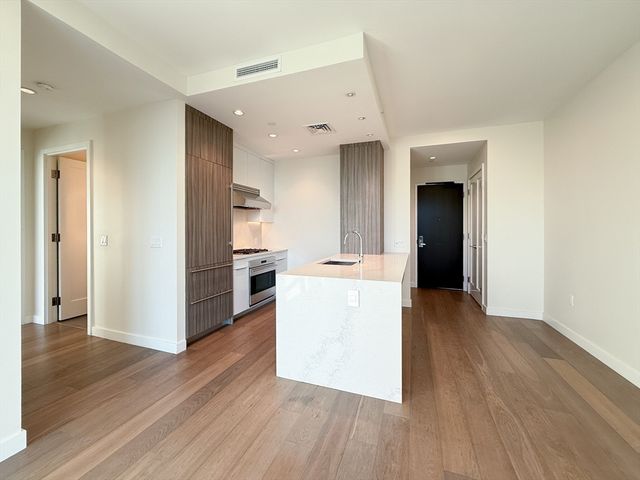 188 Brookline Ave 24I, Boston, MA 02215