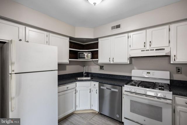 45 SANDRA RD, Voorhees, NJ 08043