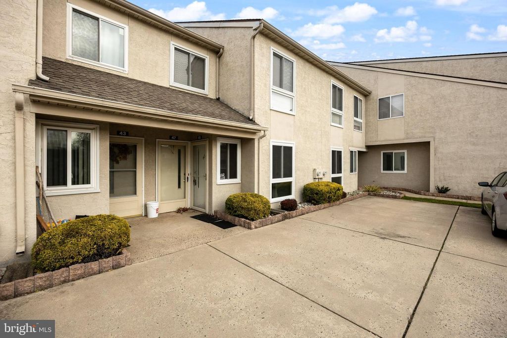 45 SANDRA RD, Voorhees, NJ 08043