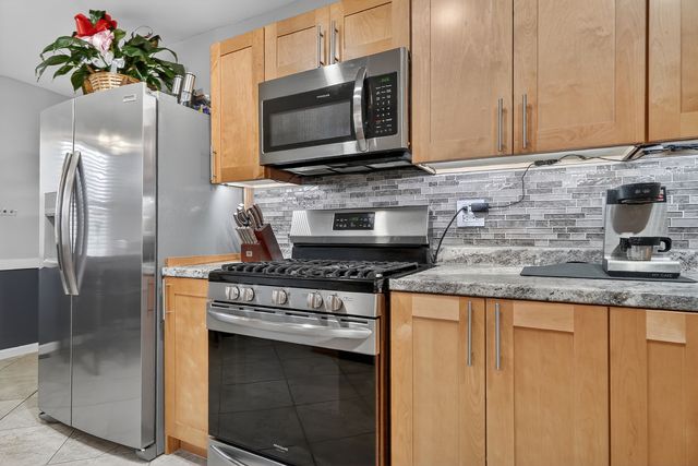 203 S See Gwun Avenue, Mount Prospect, IL 60056