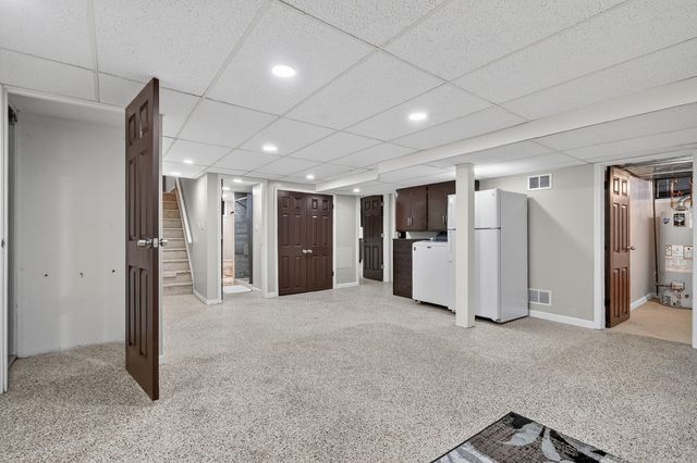 203 S See Gwun Avenue, Mount Prospect, IL 60056