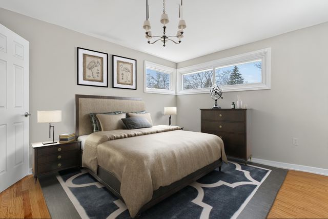 203 S See Gwun Avenue, Mount Prospect, IL 60056