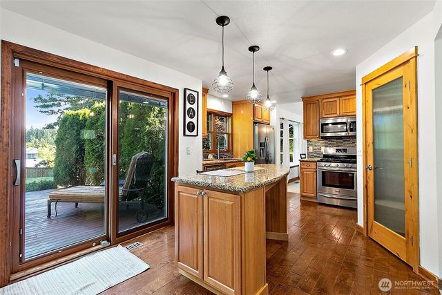 22812 SE 265th Place, Maple Valley, WA 98038