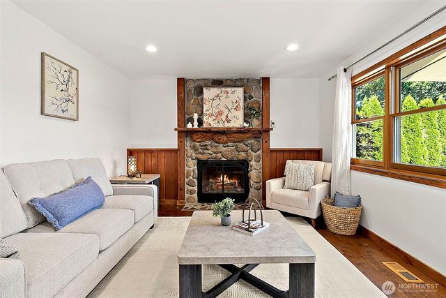 22812 SE 265th Place, Maple Valley, WA 98038