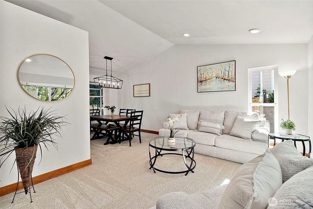 22812 SE 265th Place, Maple Valley, WA 98038