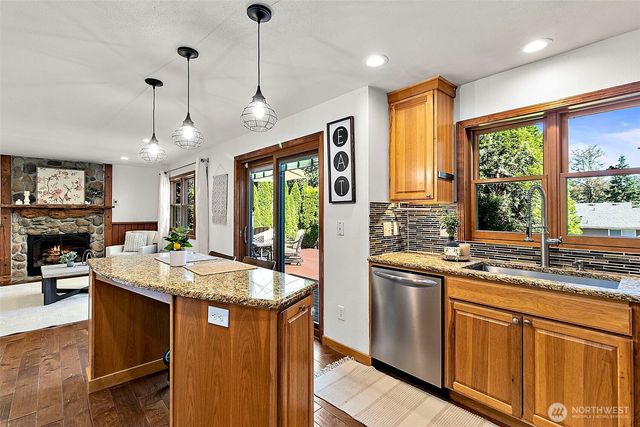 22812 SE 265th Place, Maple Valley, WA 98038