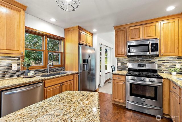 22812 SE 265th Place, Maple Valley, WA 98038