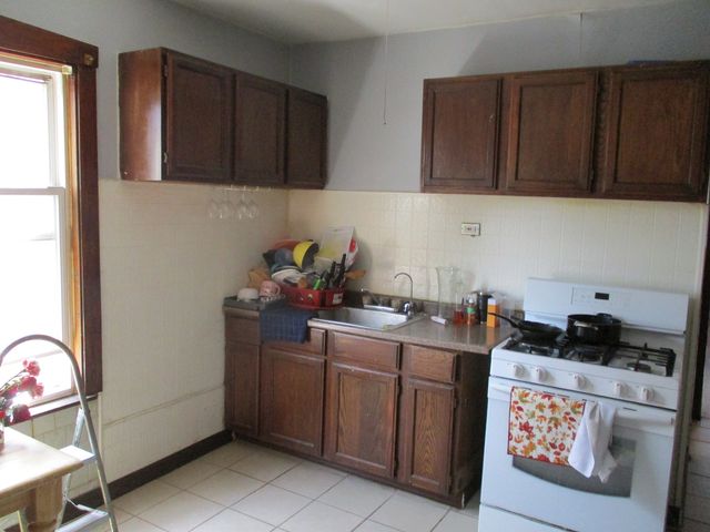 1525 Gunderson Avenue, Berwyn, IL 60402