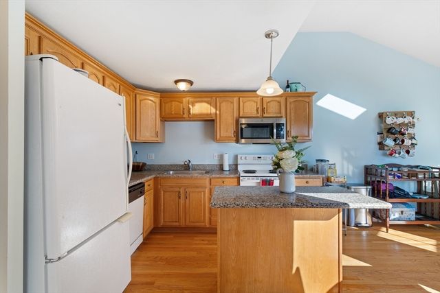 72 Sophia Dr, Worcester, MA 01607