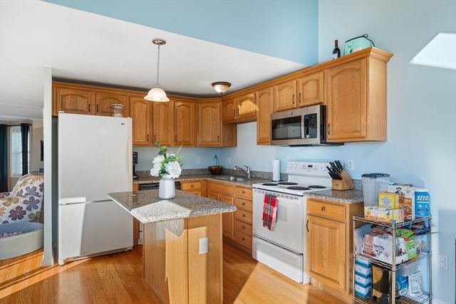 72 Sophia Dr, Worcester, MA 01607