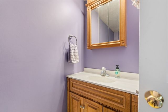 72 Sophia Dr, Worcester, MA 01607