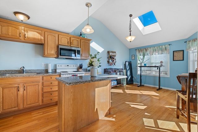 72 Sophia Dr, Worcester, MA 01607