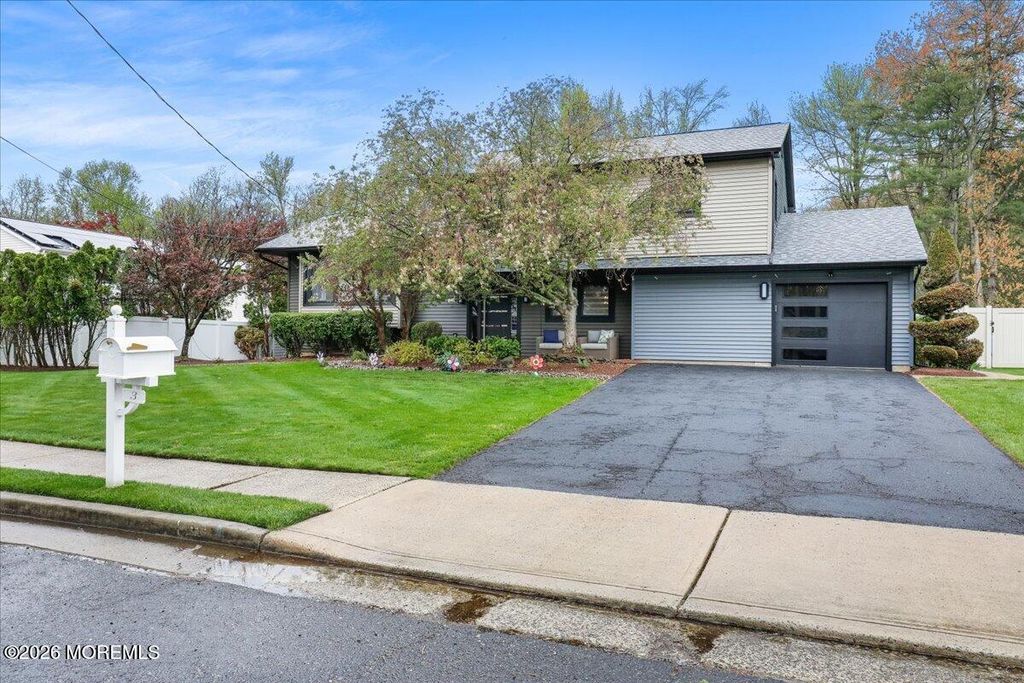 3 Vancouver Road, Morganville, NJ 07751