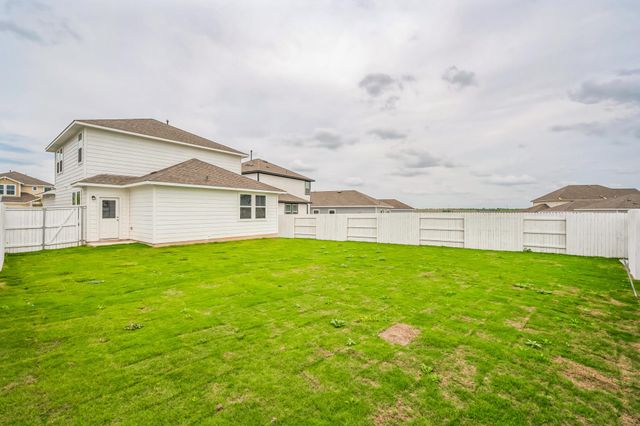 119 Honeybee LN, Elgin, TX 78621