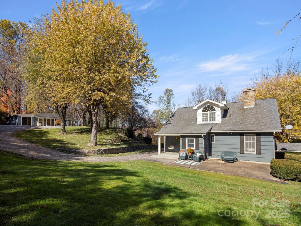 195 Nature Lane, Waynesville, NC 28786