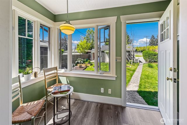 8403 32nd Avenue SW, Seattle, WA 98126