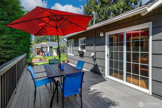 8403 32nd Avenue SW, Seattle, WA 98126